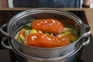 Lachs im Topf dämpfen