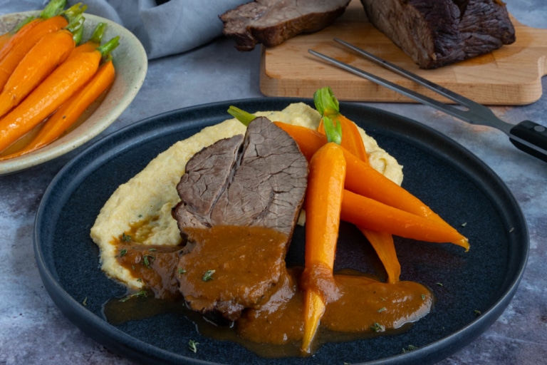 Wie Macht Man Einen Rinderbraten Saftiger Rinderbraten im Bratschlauch | Rezept - eat.de