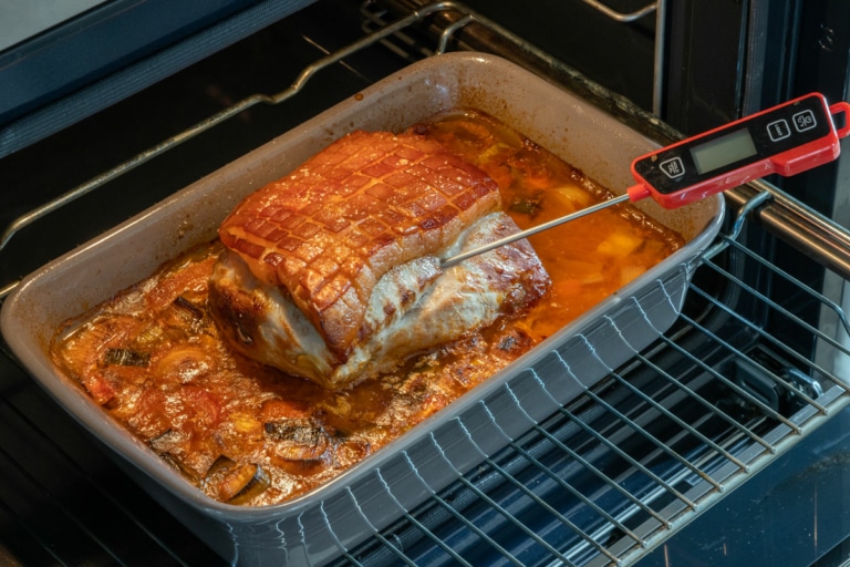 3 Kg Spießbraten Wie Lange Im Backofen Garzeit von Krustenbraten aus dem Backofen - eat.de