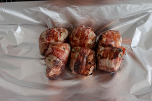 Schweinemedaillons in Alufolie geben