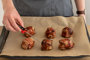 Fleisch auf Backblech geben
