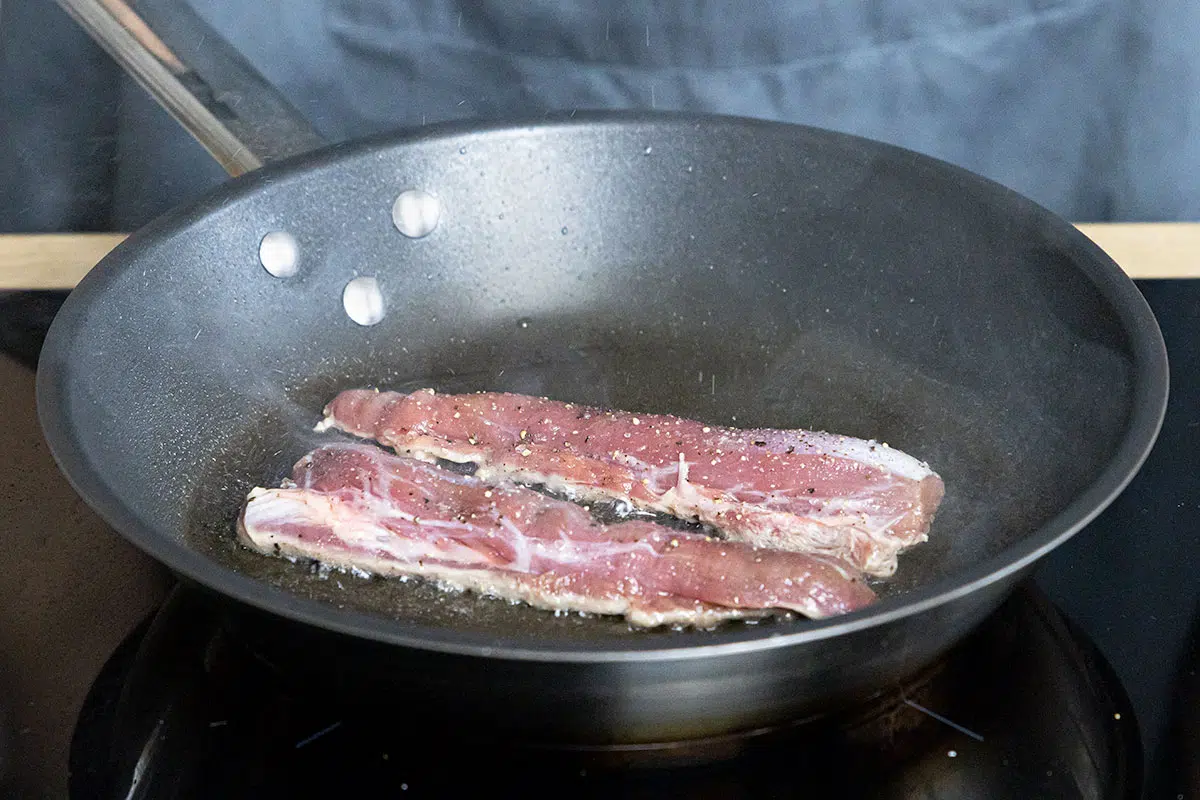 Lammfilet in der Pfanne braten