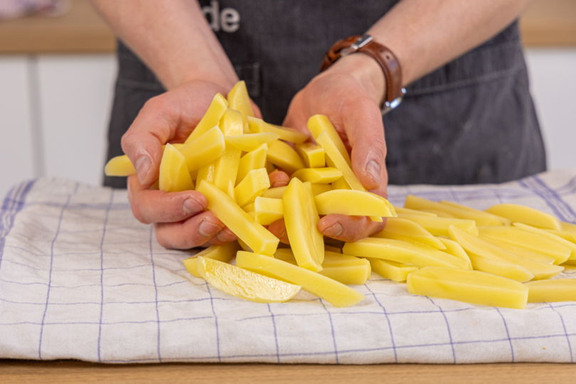 rohe Pommes trocken tupfen