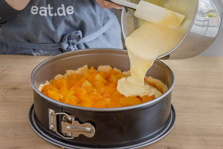 Pudding in Form gießen