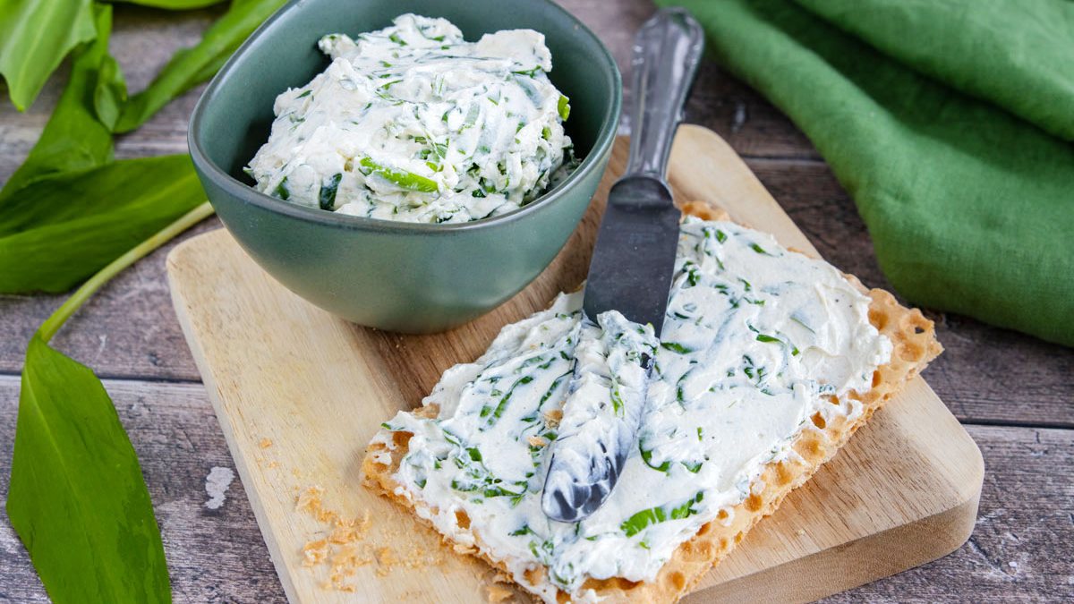 Schneller Bärlauchdip mit Frischkäse | Rezept