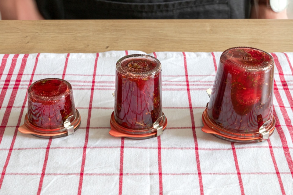 Fruchtige Erdbeerkonfitüre mit Basilikum | Rezept