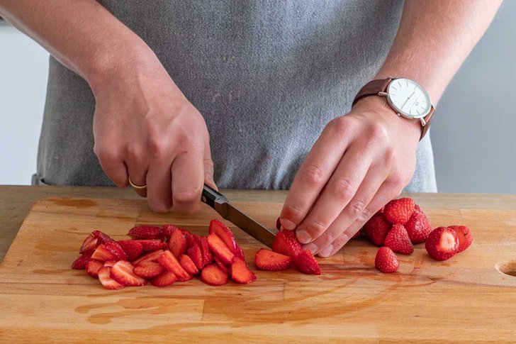 Erdbeeren kleinschneiden