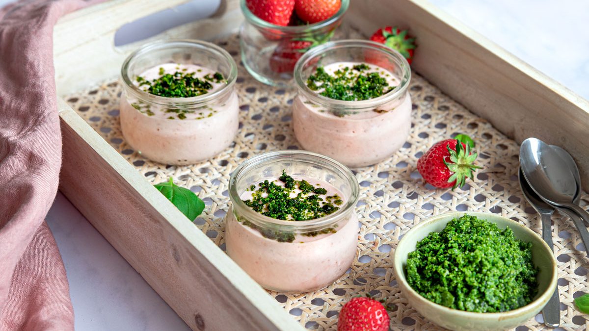 Erdbeermousse mit weißer Schokolade | Rezept - eat.de