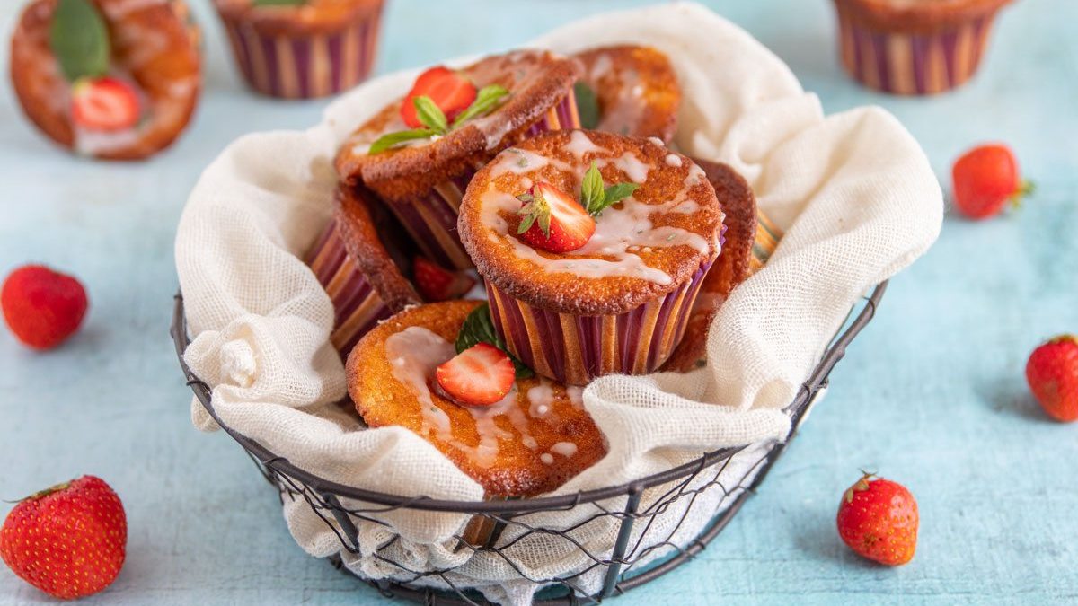 Fruchtige Erdbeermuffins mit Joghurt | Rezept - eat.de