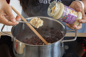 Ingwer-Knoblauch-Paste rösten