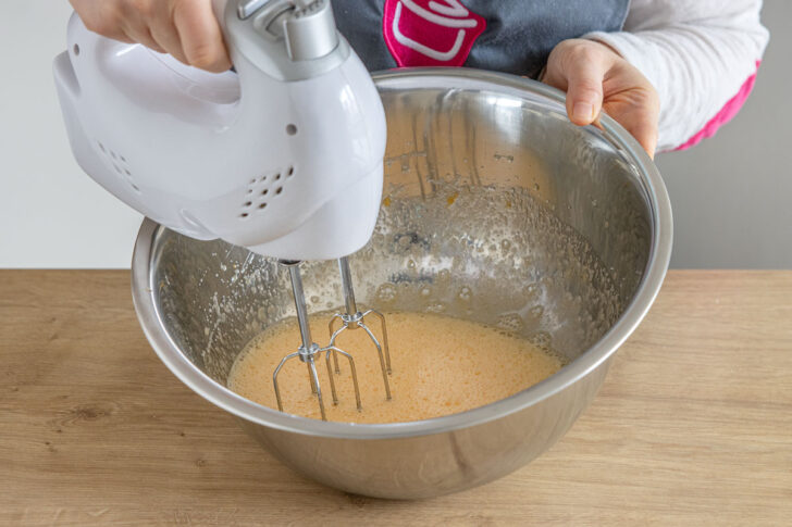 Eier schaumig schlagen