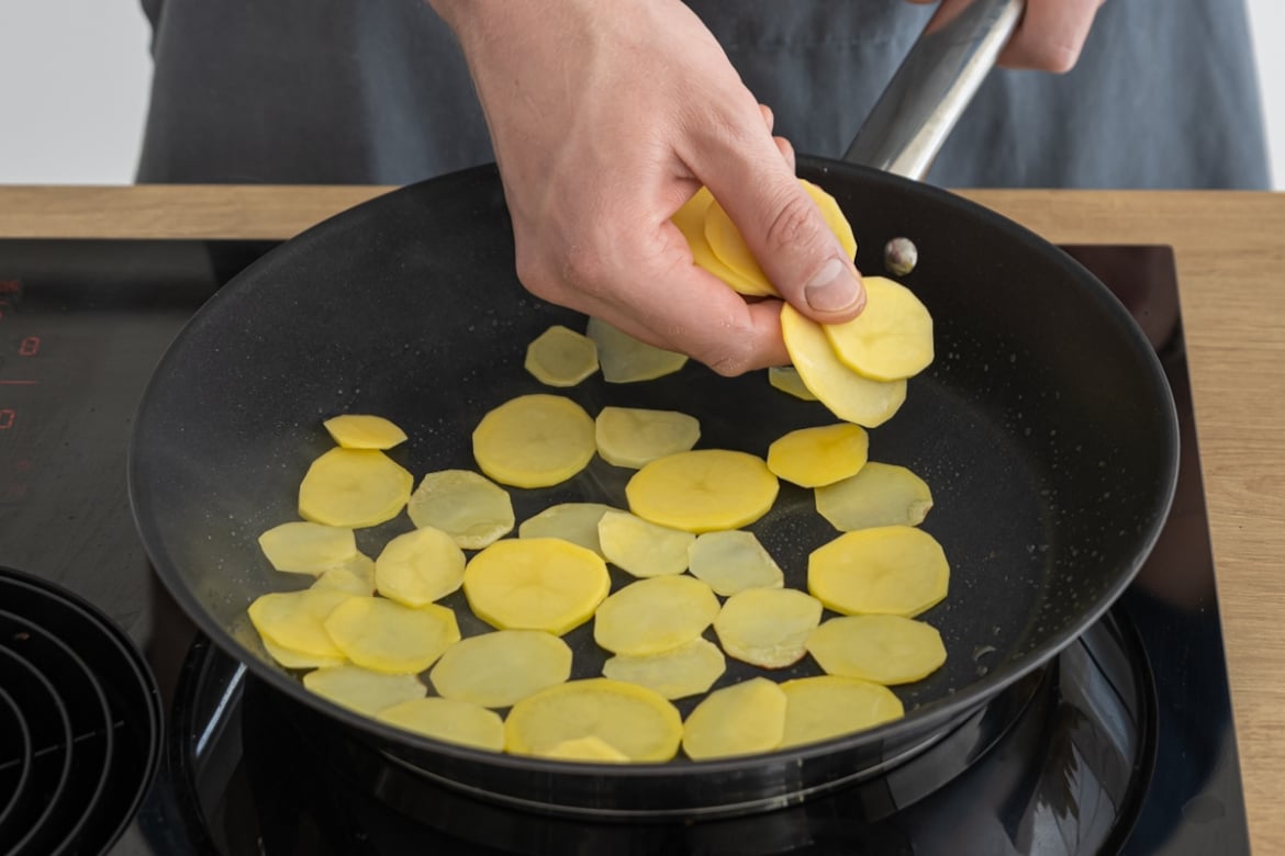 Wie Schnell Werden Geschälte Kartoffeln Braun Schnelle Bratkartoffeln aus rohen Kartoffeln | Rezept