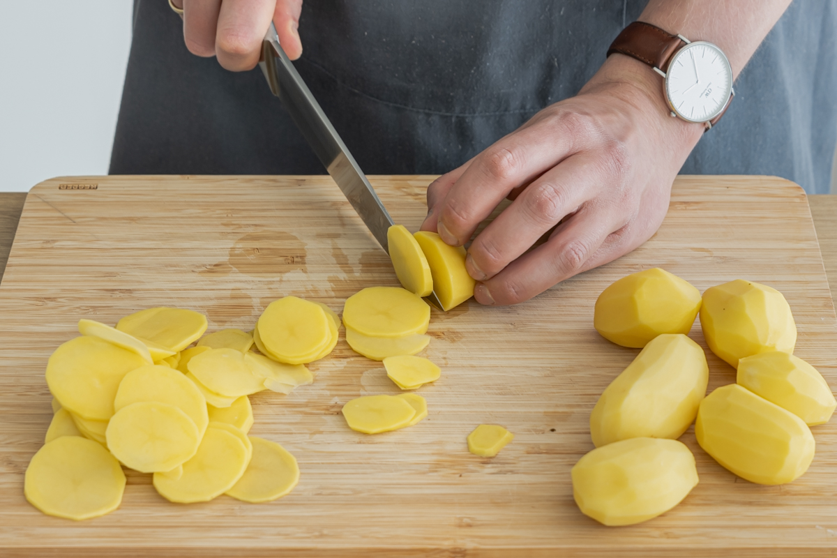 Schnelle Bratkartoffeln aus rohen Kartoffeln | Rezept - eat.de