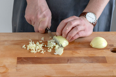 Zwiebel schneiden