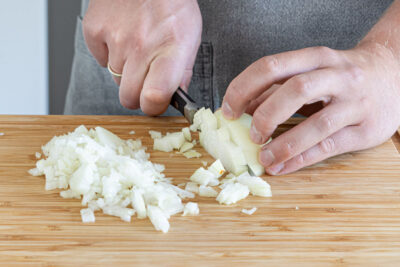 Zwiebel schneiden