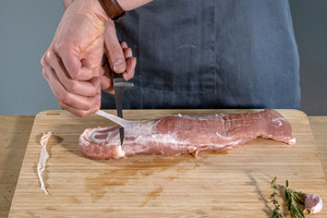 Fleisch von Sehnen befreien