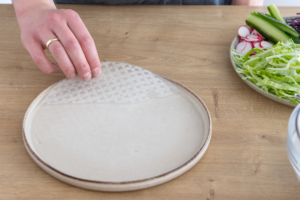 Reisblatt in Wasser einlegen