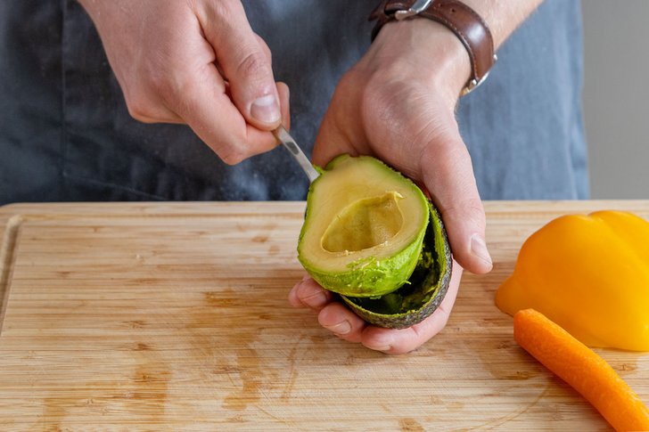 Avocadofleisch lösen