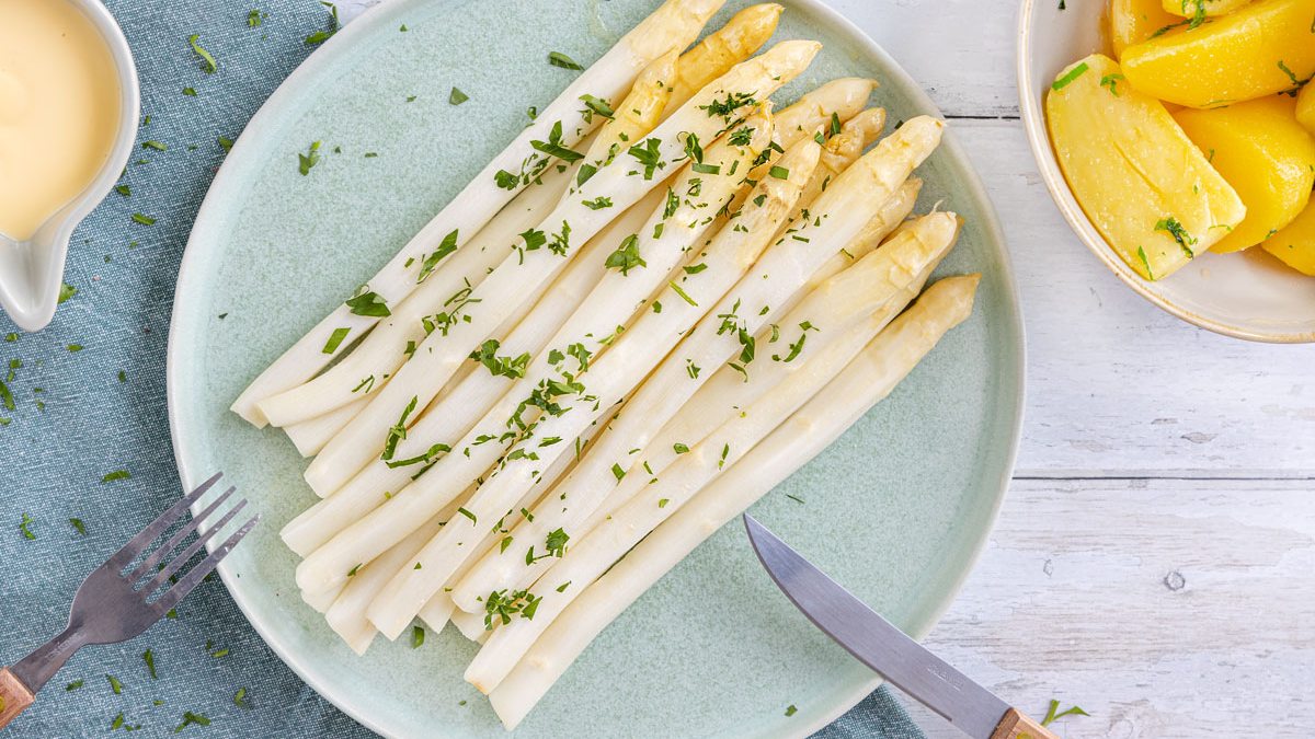 Spargel Sous-Vide garen bei Niedrigtemperatur | Rezept - eat.de