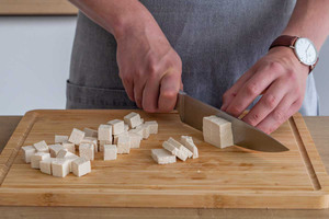 Tofu würfeln