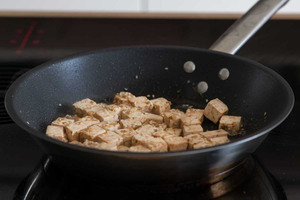Marinierten Tofu anbraten