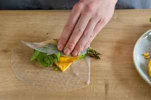 Seiten der Sommerrolle einklappen