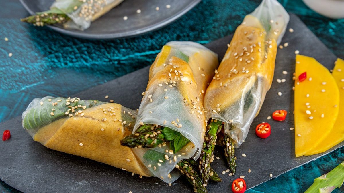 Vegetarische Sommerrollen mit asiatischem Omelette