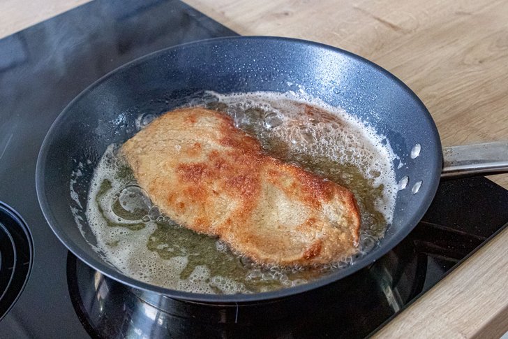 Schnitzel braten