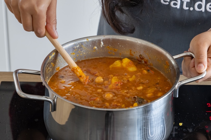 Indisches Kichererbsen-Curry kochen