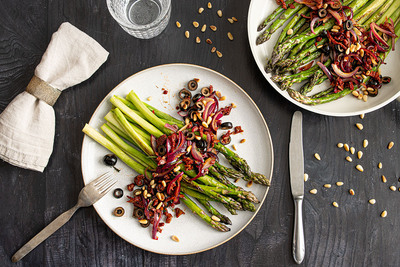 mediterraner gebratener grüner Spargel