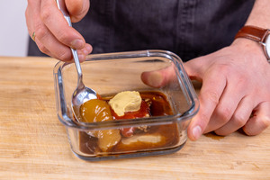 Honig dazugeben