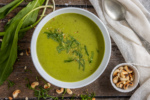 Vegane Bärlauchsuppe mit Kartoffeln