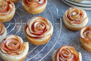 Apfelrosen mit Blätterteig