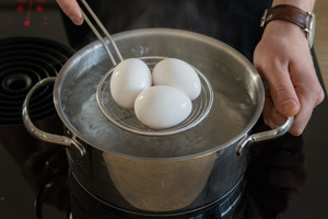 Eier hart kochen