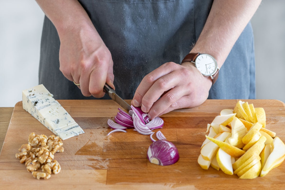 Flammkuchen mit Birnen und Gorgonzola | Rezept