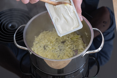 Frischkäse hinzugeben