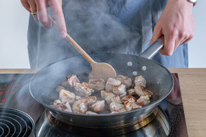 Gulasch anbraten