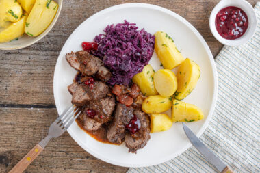 Eingelegter Hirschbraten