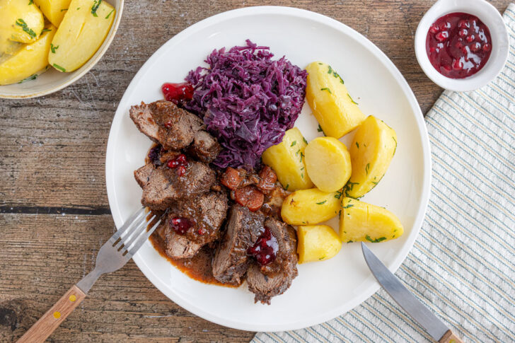 Eingelegter Hirschbraten