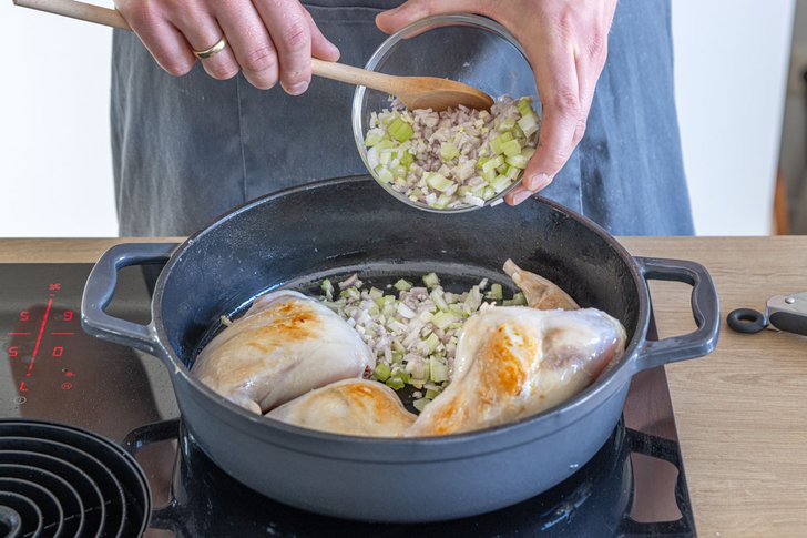Kaninchenkeulen anbraten