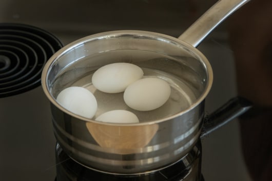 Eier hart kochen