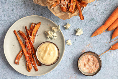 Möhrenpommes mit Gorgonzola-Mayonnaise