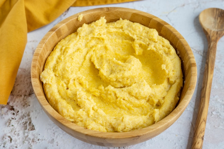 Cremige Polenta mit Parmesan: Grundrezept - eat.de