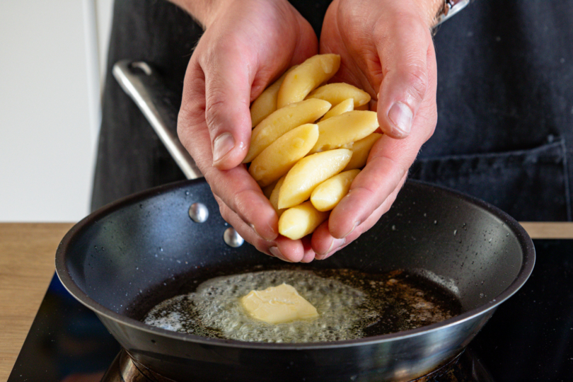 Schupfnudeln in Butter anbraten