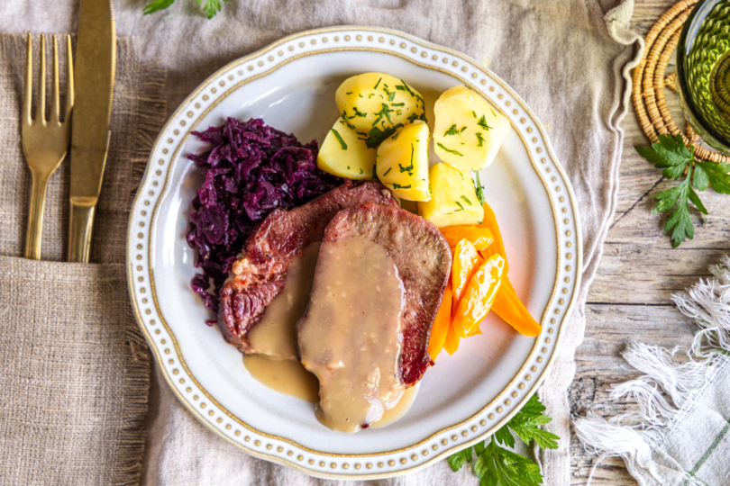 Rinderzunge mit Soße