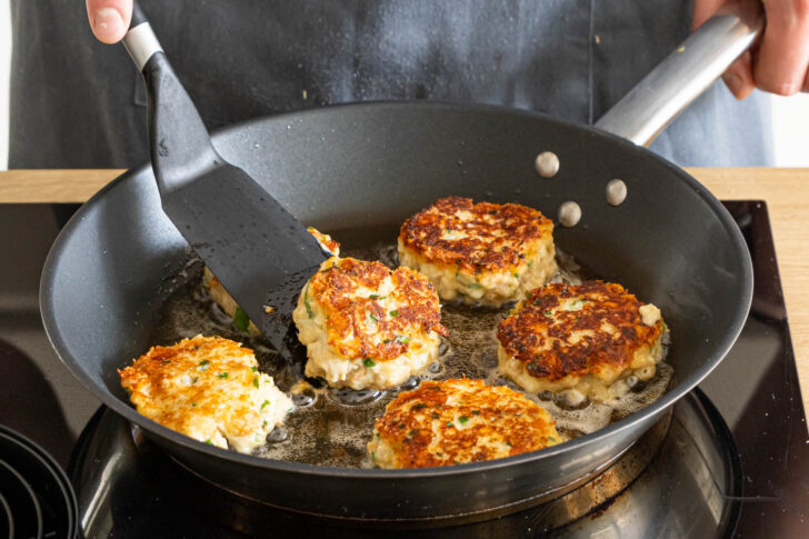 Kaspressknödel goldbraun anbraten