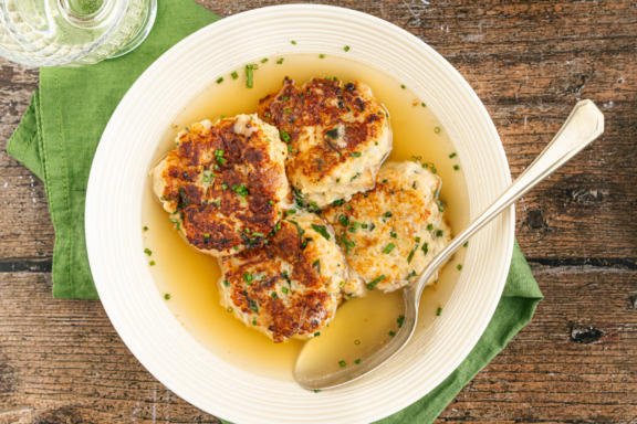 Tiroler Kaspressknödelsuppe