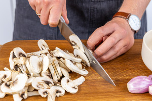 Champignons schneiden