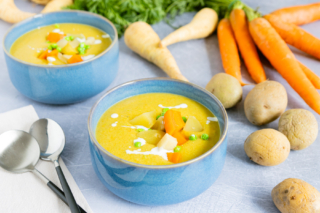 Cremig pürierte Gemüsesuppe