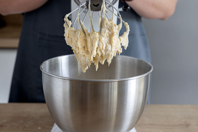 Teig für die Kirschmuffins rühren